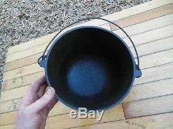 #7 #6 Cast Iron Bean Pot Kettle 8 7/8 Diameter 8 lbs 9 ozs Cauldron Nice