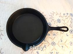 ANTIQUE GATE MARKED CAST IRON SKILLET #7 SINGLE SPOUT with HEAT RING 1800's