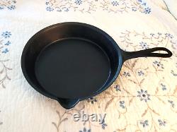ANTIQUE GATE MARKED CAST IRON SKILLET #7 SINGLE SPOUT with HEAT RING 1800's