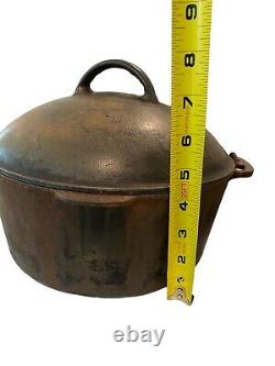 Antique 10 CAST IRON DUTCH OVEN #8 Not Marked Wagner Signs Of Use & Age As Is