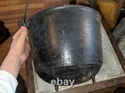 Antique 1891 Griswold'ERIE' No 8 Cast Iron Round Bottom 3 Legged Kettle w Bail