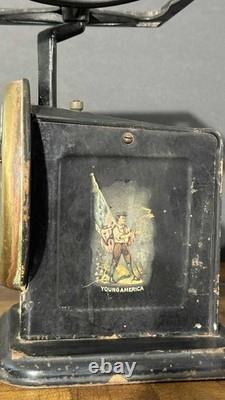 Antique American Cutlery Co. Cast Iron Scale Chicago USA, ca. 1900s Young America
