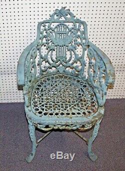 Antique Cast Iron GARDEN ARM CHAIR. Roses + Foliate. 32H x20.5W x24D. 65 lbs