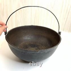 Antique Cast Iron Hanging Cauldron Kettle Gate Mark Heat Ring 12 Inch 1800s