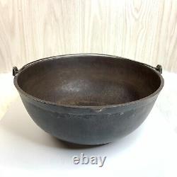 Antique Cast Iron Hanging Cauldron Kettle Gate Mark Heat Ring 12 Inch 1800s