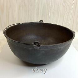 Antique Cast Iron Hanging Cauldron Kettle Gate Mark Heat Ring 12 Inch 1800s