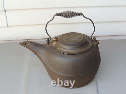 Antique ERIE No. 7 Gate Marked Cast Iron Tea Pot Kettle, Rare