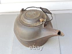 Antique ERIE No. 7 Gate Marked Cast Iron Tea Pot Kettle, Rare