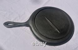 Antique Late 1800's Cast Iron No. 7 Round Griddle with Gate-mark & Fancy Handle