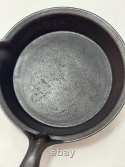 Antique Late 1800's WC Davis & Co Cinti O Cast Iron Skillet #7 Heat Ring 1 Spout