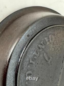 Antique Late 1800's WC Davis & Co Cinti O Cast Iron Skillet #7 Heat Ring 1 Spout