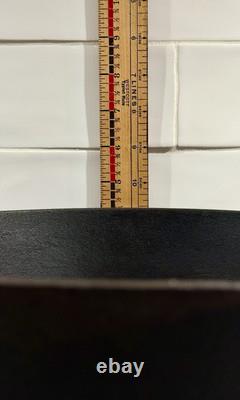 Antique Spider Cast Iron Pan, 3 Legs, 4 in. Gate Mark, 10 Base Mark, Pre-1860