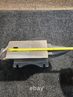 Anvil Cast-Iron 100 Lbs Heat Treated Long Round Horn, Black