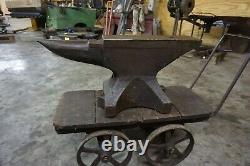 BEAUTIFUL 300 lb. FISHER BLACKSMITH ANVIL SOLID CAST IRON W STEEL FACE PLATE