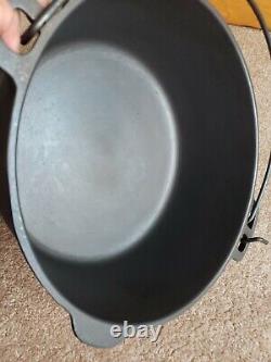 Cast Iron #8 Dutch Oven With Bee Hive Lid Fully Restored