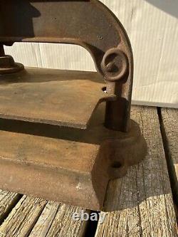Cast Iron Book Press Binding Hand Wheel Binder 68 LBS! Top Deck 15 X 9 5/8