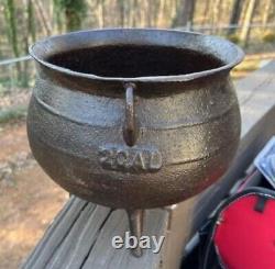 Cast Iron Cauldron/Pot. 2 gal. 3 Legs gate-marked Pre-1900s Antique Restored