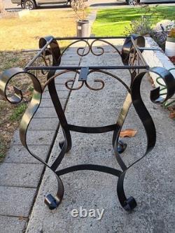 Cast iron outdoor table base vintage Cast iron outdoor table base vintage