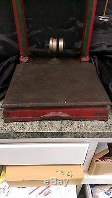 Early 1900's Vintage Cast Iron 200 lb Howe Platform Scale