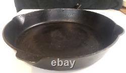 GRISWOLD Vtg (719 D) No. 12 Frying Pan CAST IRON SKILLET Small Logo with HEAT RING