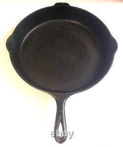 GRISWOLD Vtg (719 D) No. 12 Frying Pan CAST IRON SKILLET Small Logo with HEAT RING