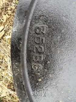 GURNEE WATER MANHOLE LID, 22-3/4 Diameter, 1-3/4 Thick, 120 Lbs Cast Iron