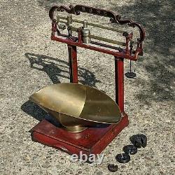 Howe 200lbs Platform Scale with Brass Scoop cast iron bowl vintage balance flat