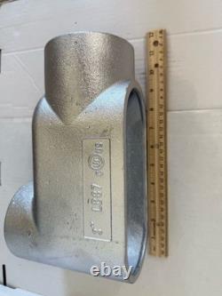 LB8G7 TOPAZ MALLEABLE IRON CONDUIT BODY 3 INCH HUBS TYPE LB FORM 7 Cast Gray