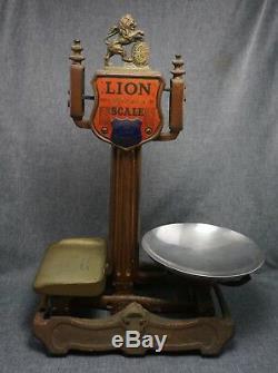 LION QUICK ACTION Balance SCALE 4 LB. Herbert & Sons Ltd. LONDON Cast Iron