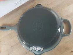 Le Creuset 26 10 1/4 Enamel Cast Iron Round Skillet Fry Pan Handle 2 Spout