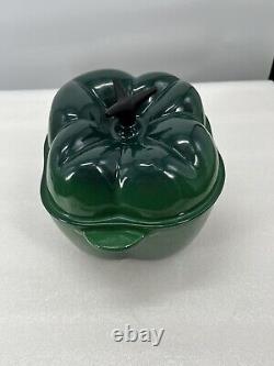 Limited Edition LE CREUSET Green Bell Pepper Dutch Oven 2 Qt Cast Iron with Lid