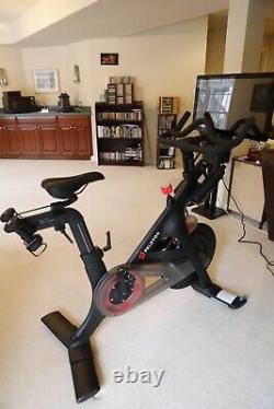 Peloton Exercise Bike (3rd Gen), Mat, 3lb weights, Heart rate monitors, bottles+