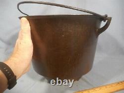 RARE Antique 4 Leg Gate Marked Cast Iron Stove Top Stepped Down Kettle/Bean Pot