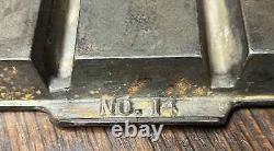 RARE Griswold No. 14 P/N 952 Variation 5 Solid Frame Cast Iron 12 Cup Gem Pan