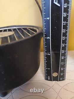 RARE? Vintage 33 GRISWOLD Cast Iron Wind-Proof Ashtray 3 Leg Kettle/Handle