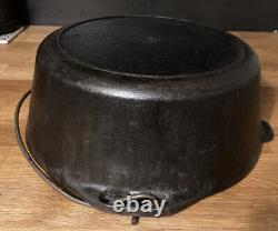RARE vtg Unmarked No. 8 Cast Iron Dutch Oven withHeat Ring