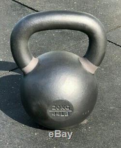 Rogue Fitness 44 Lb Rouge Kettle Bell 20 KG NEW CAST IRON SHIPS PROMPTLY