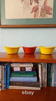 Set of 3 Enamel Coated Vintage MCM Cast Iron Oval Bowls / Midcentury Ware