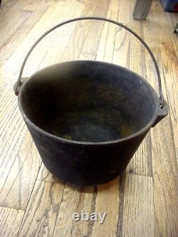 Small #7 Cast Iron Bean Pot Kettle Peyote Drum 9 1/4 OD 8 3/4 ID 9.25 LBS