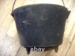 Small #7 Cast Iron Bean Pot Kettle Peyote Drum 9 1/4 OD 8 3/4 ID 9.25 LBS