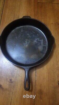 VINTAGE GRISWOLD NO. 12 CAST IRON SKILLET SMALL LOGO With HEAT RING 719 D