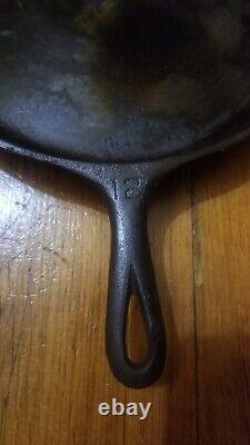 VINTAGE GRISWOLD NO. 12 CAST IRON SKILLET SMALL LOGO With HEAT RING 719 D