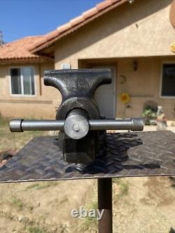 VINTAGE LITTCO LITTLESTOWN No. 140, SWIVEL ANVIL VISE 4'' JAW CAST IRON 19 LBS