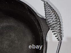 VTG Lodge Cast Iron 7.5 Qt Cast Iron #10 Camp Dutch Oven With Bail Handle Beauty