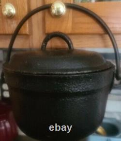 Vintage 8.75 Dia. X 5.75 Tall 4 Quart Cast Iron Handled Pot/Cauldron withLid