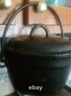 Vintage 8.75 Dia. X 5.75 Tall 4 Quart Cast Iron Handled Pot/Cauldron withLid