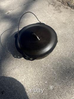 Vintage Cast Iron #12 DO DUTCH OVEN With Self Basting Lid & Handle USA made