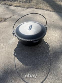 Vintage Cast Iron #12 DO DUTCH OVEN With Self Basting Lid & Handle USA made