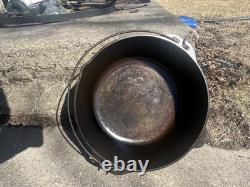 Vintage Cast Iron #12 DO DUTCH OVEN With Self Basting Lid & Handle USA made