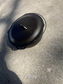 Vintage Cast Iron #12 DO DUTCH OVEN With Self Basting Lid & Handle USA made